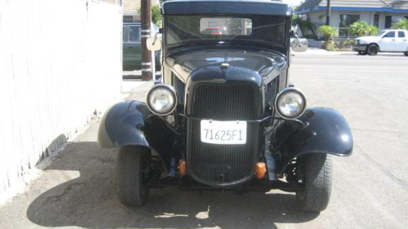 Illustration for article titled Unholy Union Of A 1934 Ford Pickup Truck & Mazda Miata Came Out Awesome
